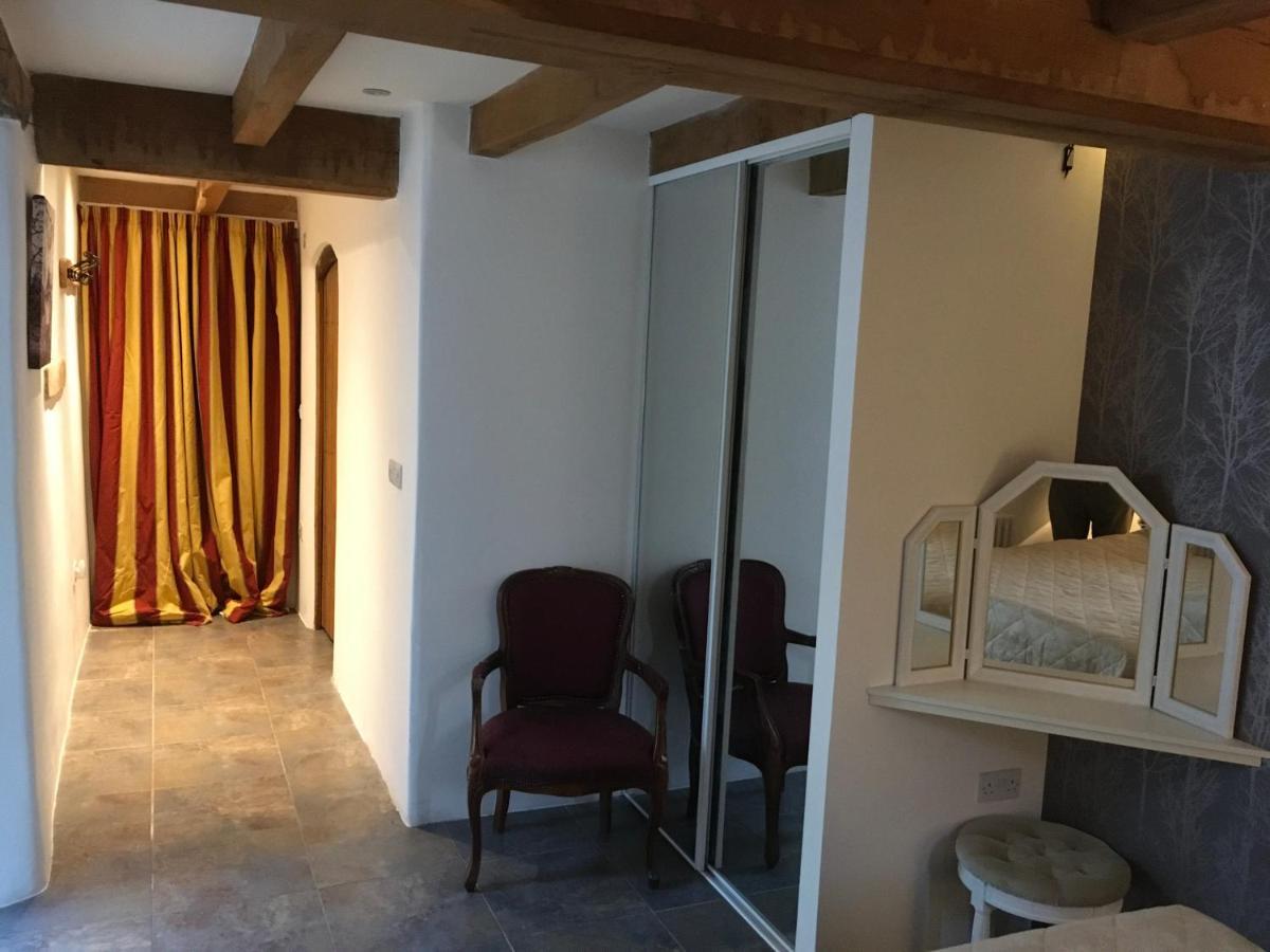 Apartment The Bees Knees @ Redhill Grange Monmouth
