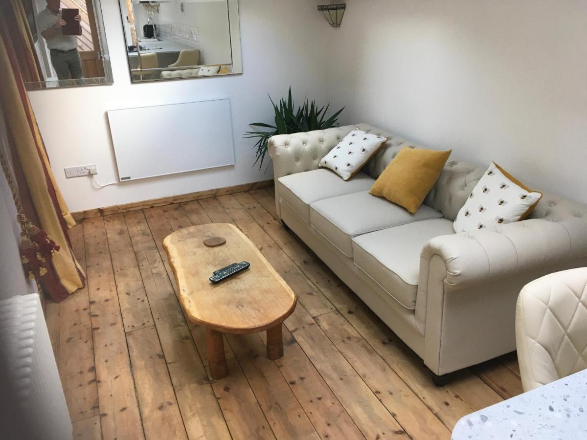Apartment The Bees Knees @ Redhill Grange